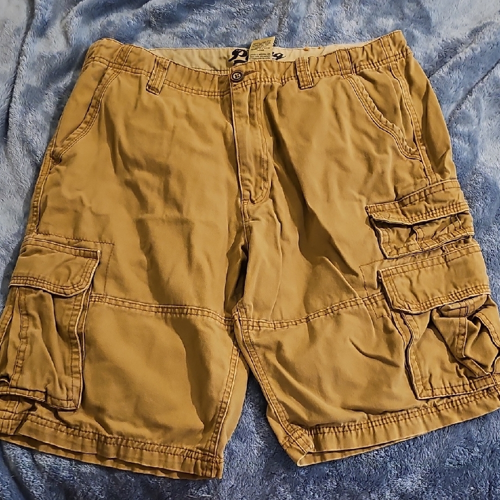 Plugg Tan Cargo Shorts with Relaxed Fit